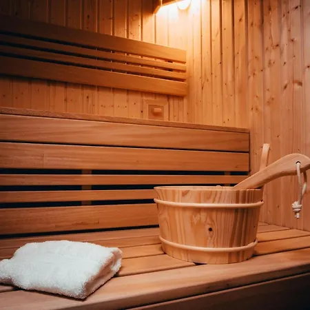Luxury Oasis, Sauna, Ac And Free Parking *