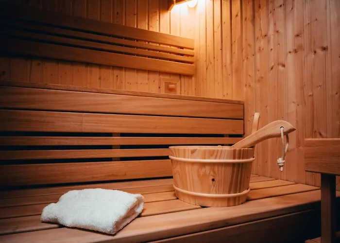 Luxury Oasis, Sauna, Ac And Free Parking *